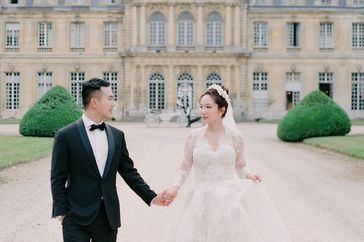 French chateau bride and groom portrait