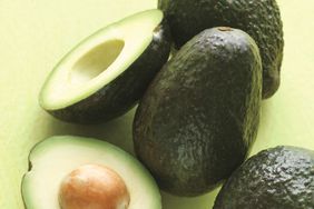 avocados-med107845.jpg