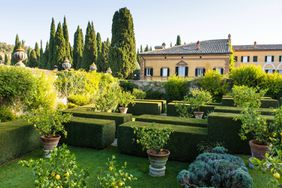 la foce garden in tuscany