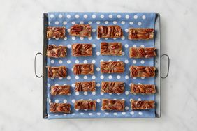 martha-bakes-pecan-bars-281-d110936-0414.jpg