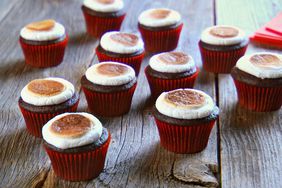 mh_1035_toasted_marshmallow_cupcakes.jpg