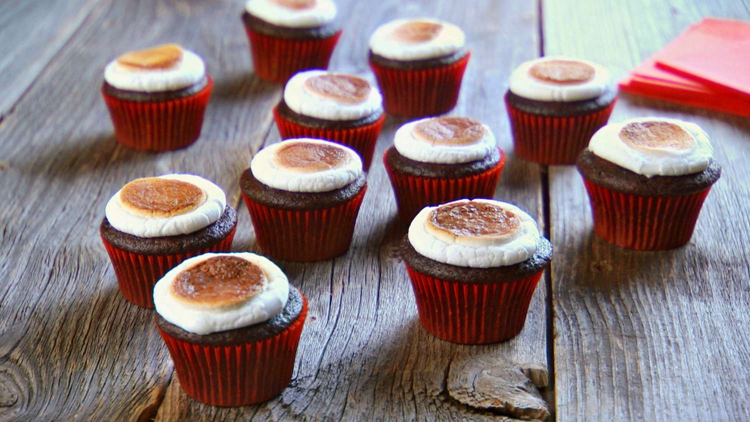 mh_1035_toasted_marshmellow_cupcakes.jpg